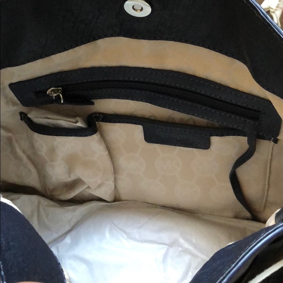 Michael Kors Navy Shoulder/Tote Bag - Picture 4 of 7